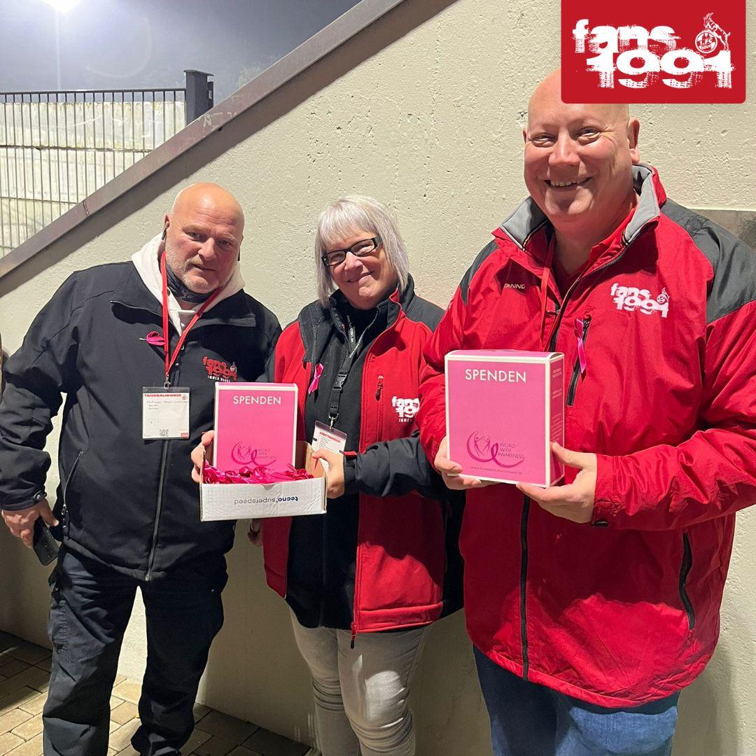 fans1991 Ehrenamtler sammeln beim Spiel der FC-Frauen gegen Bayer 04 Leverkusen Spenden für die Deutsche Krebshilfe